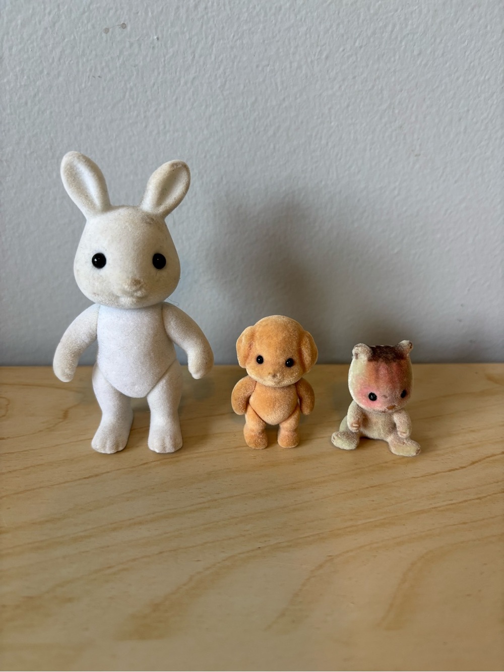 Calico Critters - White Flocked Bunny, Brown Puppy, Baby Kitten Set🐰 🐶 🐱